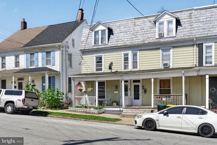 Property Photo: 122 N Franklin Street PA 17356