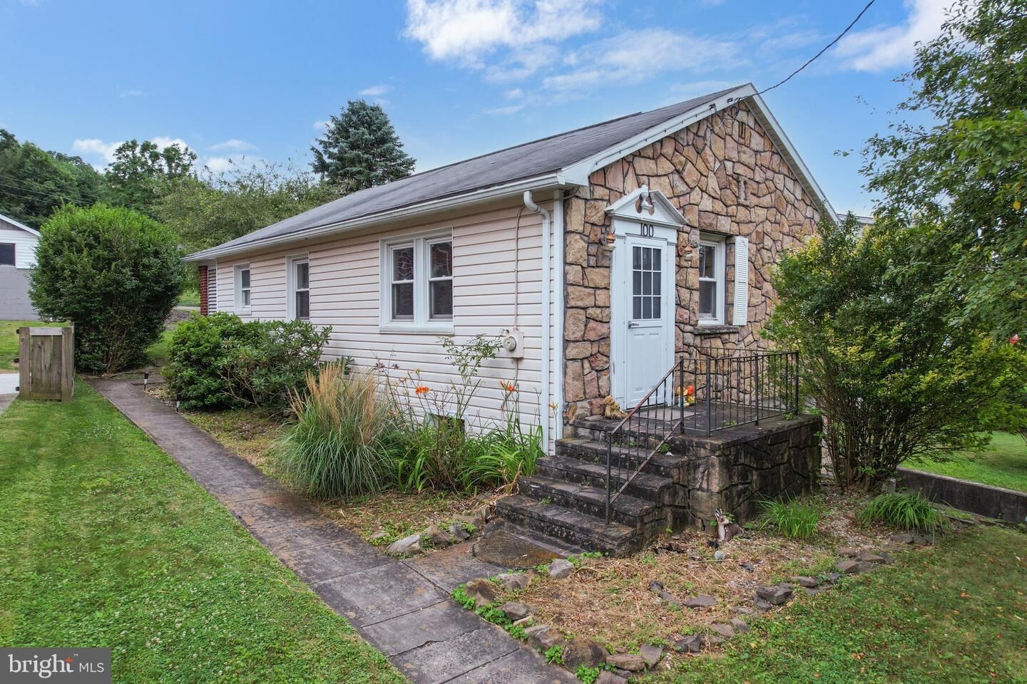 Property Photo:  100 Braddock Road  MD 21532 