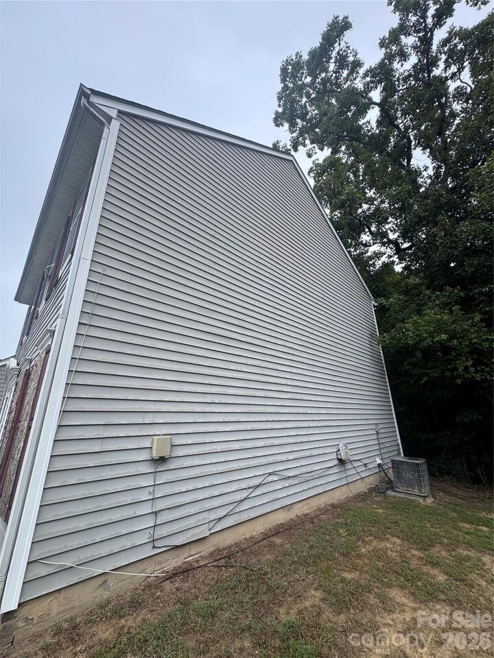 Property Photo:  1319 Red Tallen Court  NC 28214 