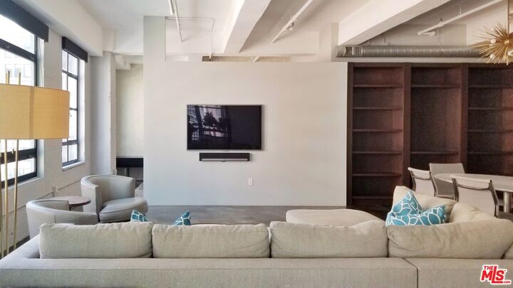 Property Photo:  849 S Broadway, Unit 811  CA 90014 