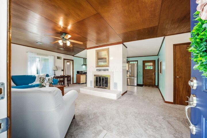 Property Photo: 1499 Stringtown NE Road OH 43130
