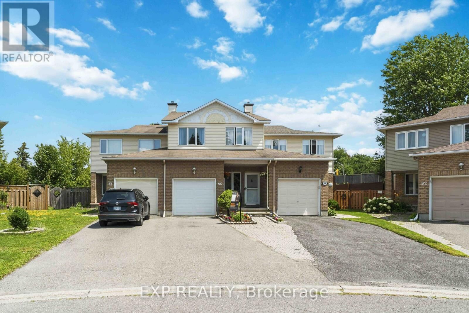 Property Photo:  86 Scarlet Court  ON K1T 3R6 