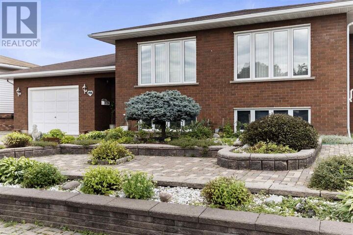 Property Photo:  195 Bitonti Cres  ON P6C 6B6 
