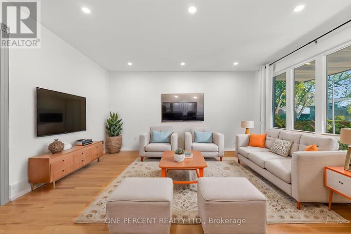 Property Photo: 933 Kincaid Court ON K1V 6N7