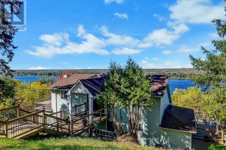 Property Photo: 1565 Lilac Lane ON K4C 1C4