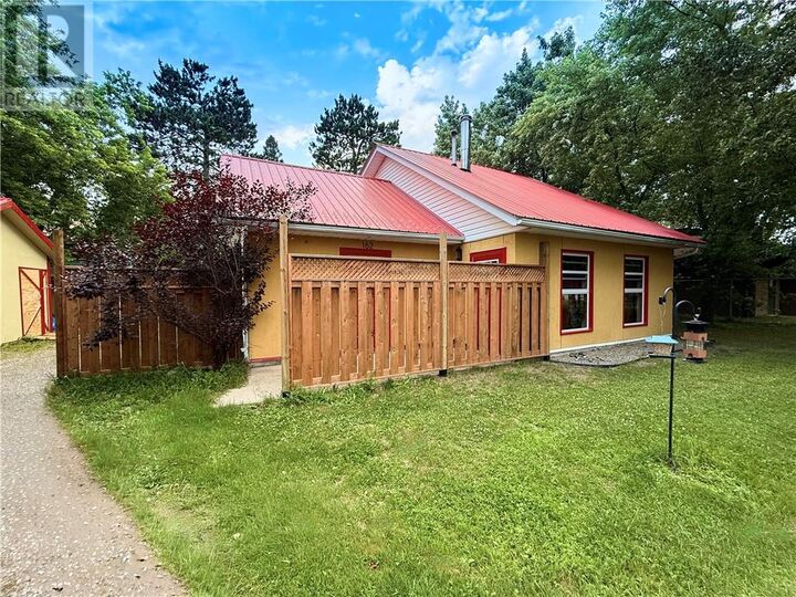 Property Photo:  162 Riverside Drive W  ON P0M 1R0 