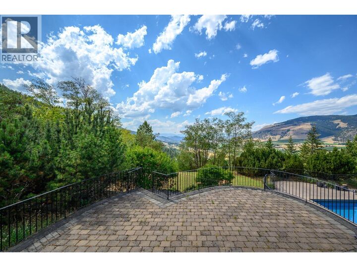 Property Photo: 3006 Coachwood Crescent BC V1B 3Y4