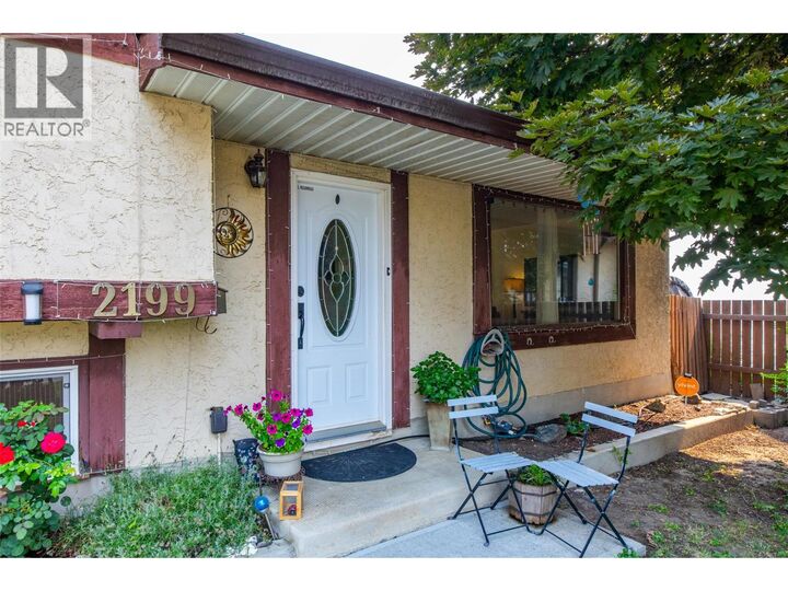 Property Photo:  2199 Perryville Place  BC V2B 7Y1 