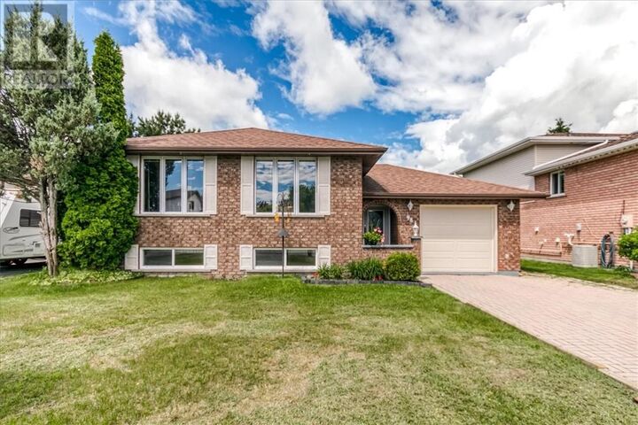 98 Chantal Crescent — photo 1