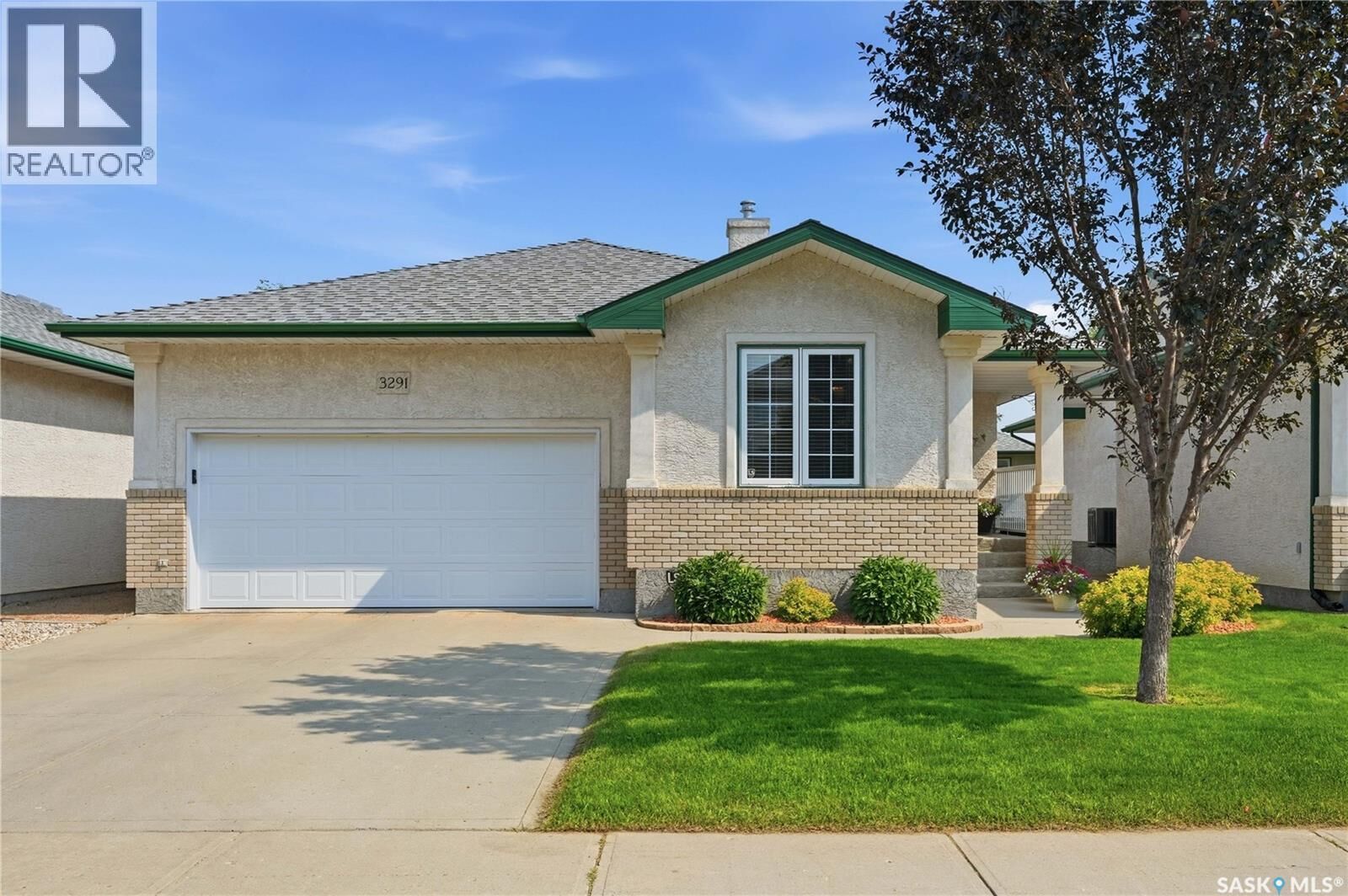 Property Photo: 3291 Thames Crescent E SK S4V 2Y9
