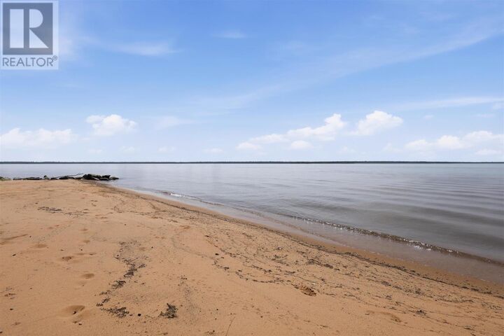Property Photo:  177 Pointe Des Chenes Cres  ON P6A 5K6 