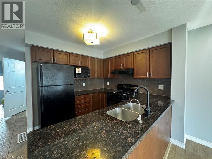Property Photo:  13 Sorrento Street  ON N2R 0A4 