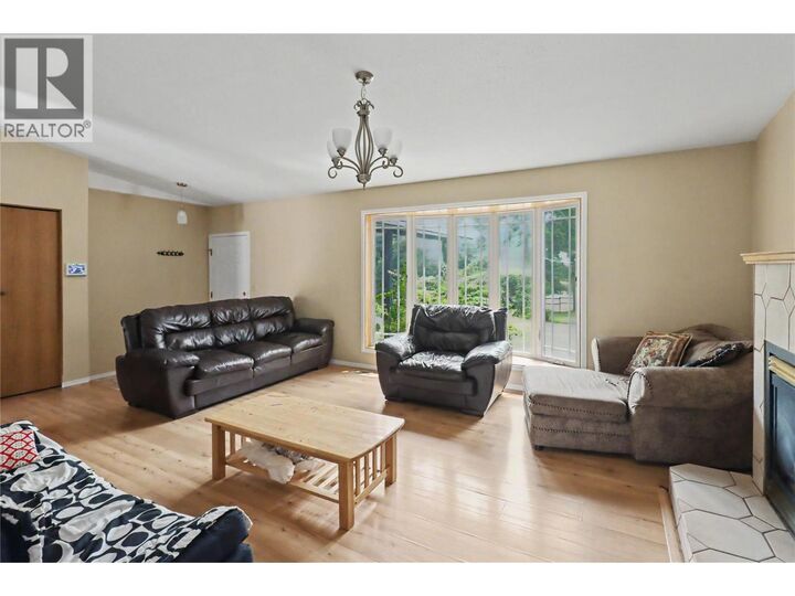 Property Photo: 4055 Victoria Road BC V0H 1H5