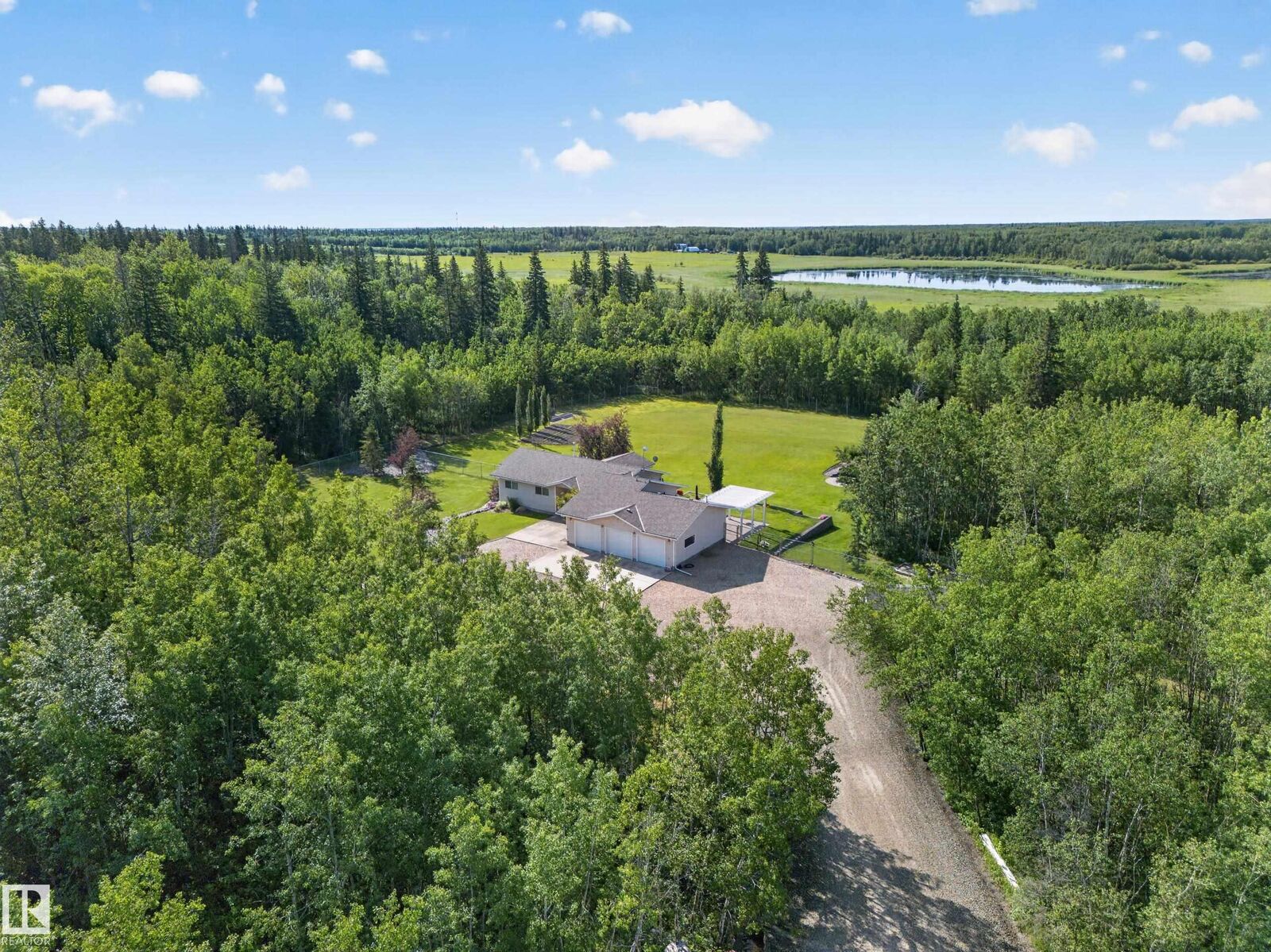 Property Photo:  22035 Twp Road 522  AB T8E 1J4 