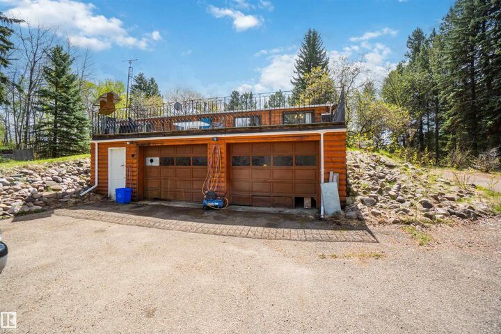 Property Photo:  910 Hermitage Avenue  AB T7Z 2T2 