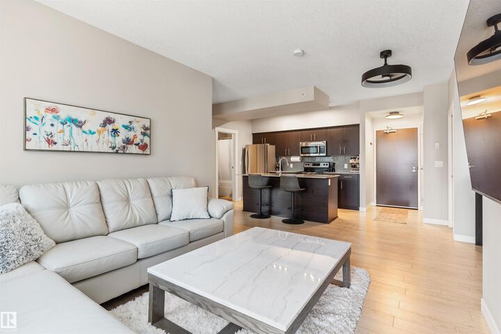 Property Photo: 10226 104 Street NW 2205 AB T5J 1B8