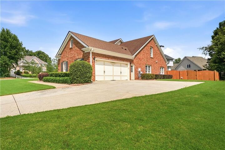 Property Photo: 1353 Arbor Bluff Court GA 30045