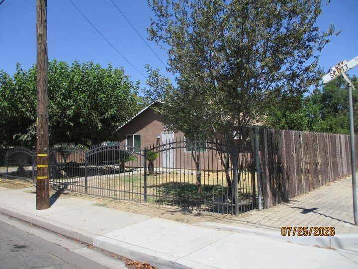 Property Photo:  224 Scott Street  CA 93230 