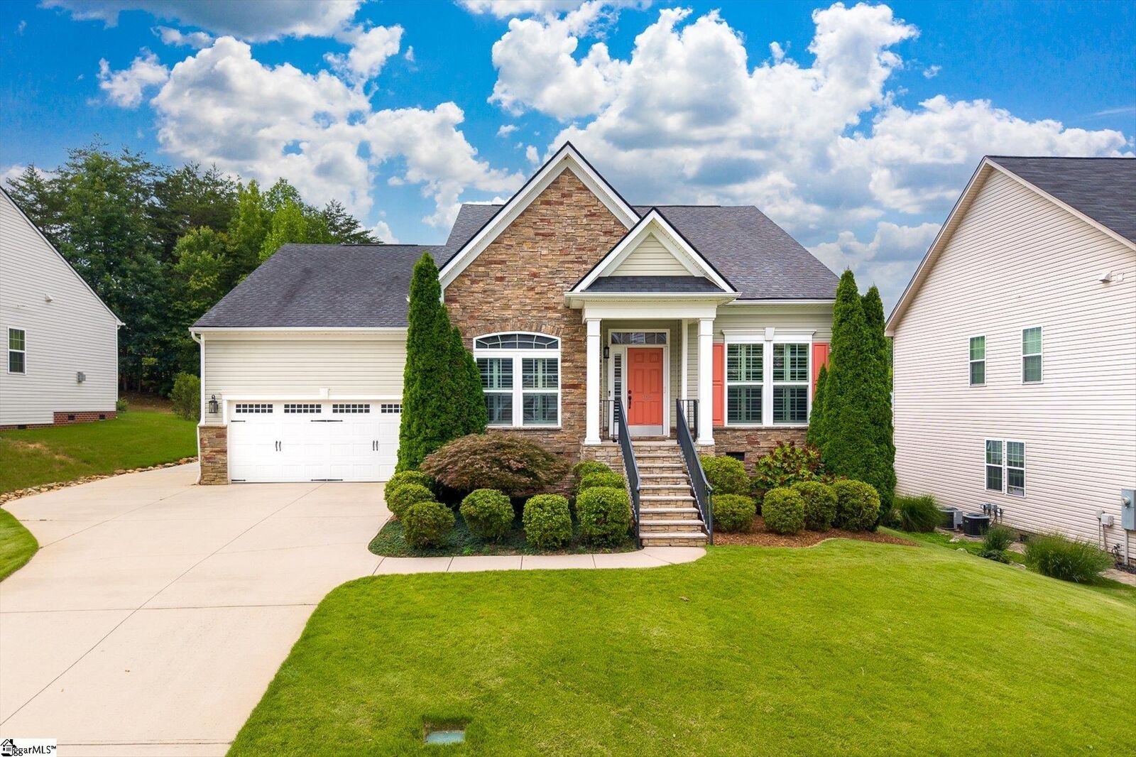 Property Photo:  104 Hedge Rose Court  SC 29690 