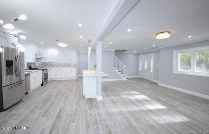 Property Photo:  5 Griffith Road  CT 06878 