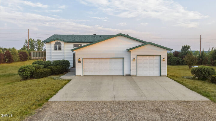 Property Photo:  6405 Preston Loop  ND 58504 
