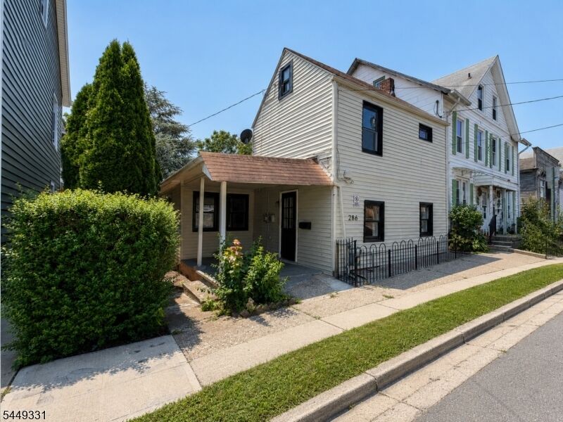 Property Photo:  286 Chambers St  NJ 08865 