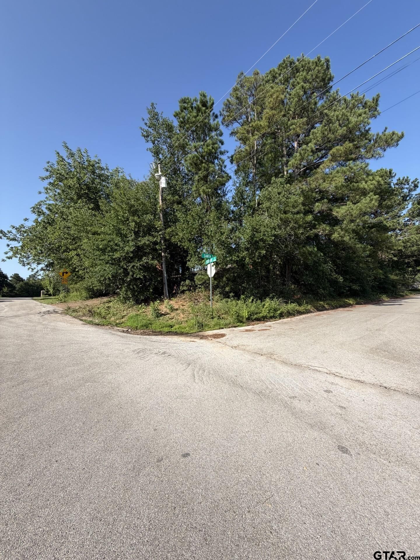 Property Photo:  1520 Skidmore Ln.  TX 75703 