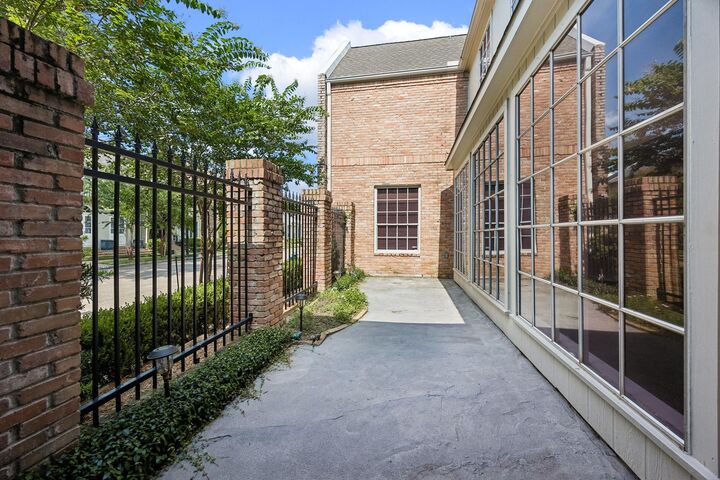 Property Photo: 7629 Del Monte Drive TX 77063