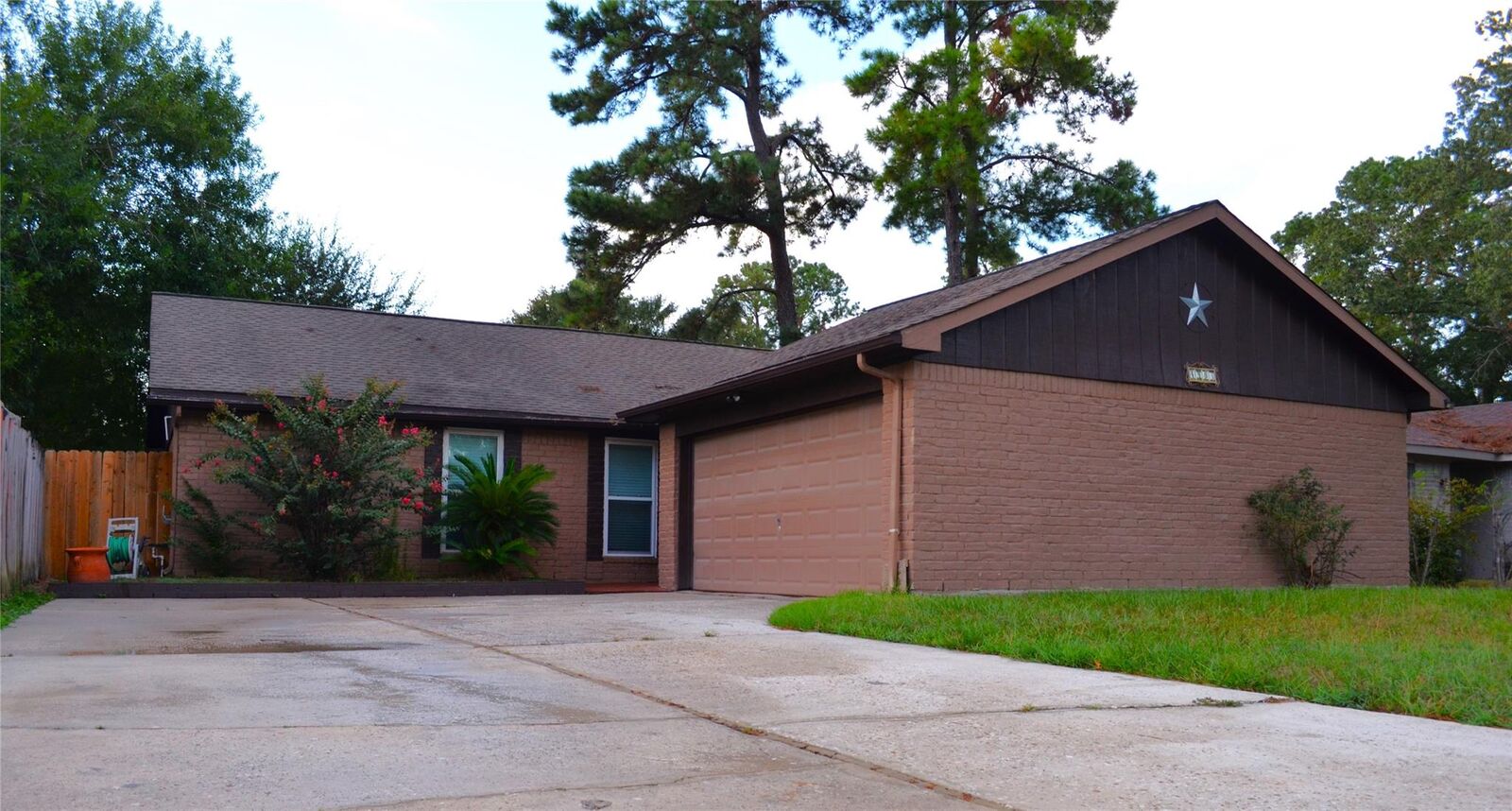 Property Photo:  4903 Algernon Drive  TX 77373 