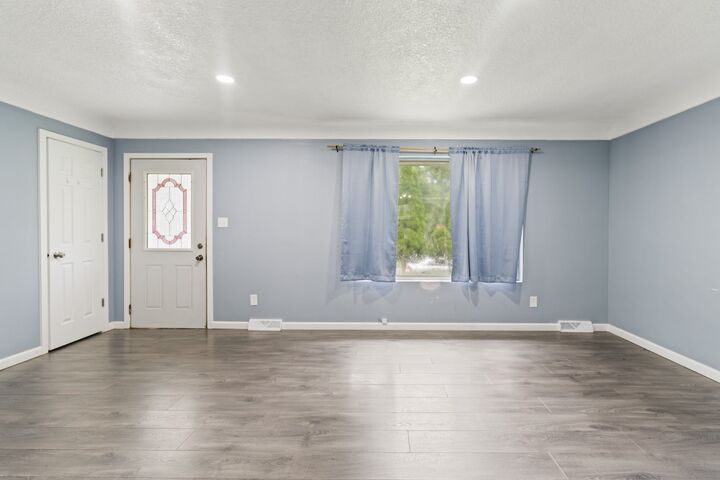 Property Photo:  616 Creston Avenue  IA 50315 