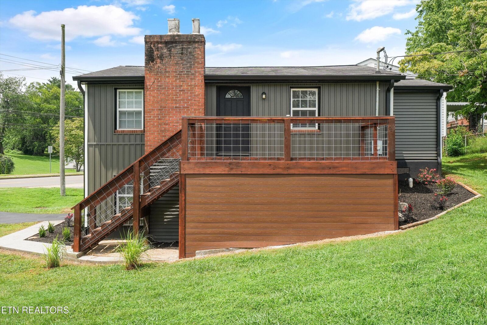 Property Photo:  2225 NW Madison Rd  TN 37912 