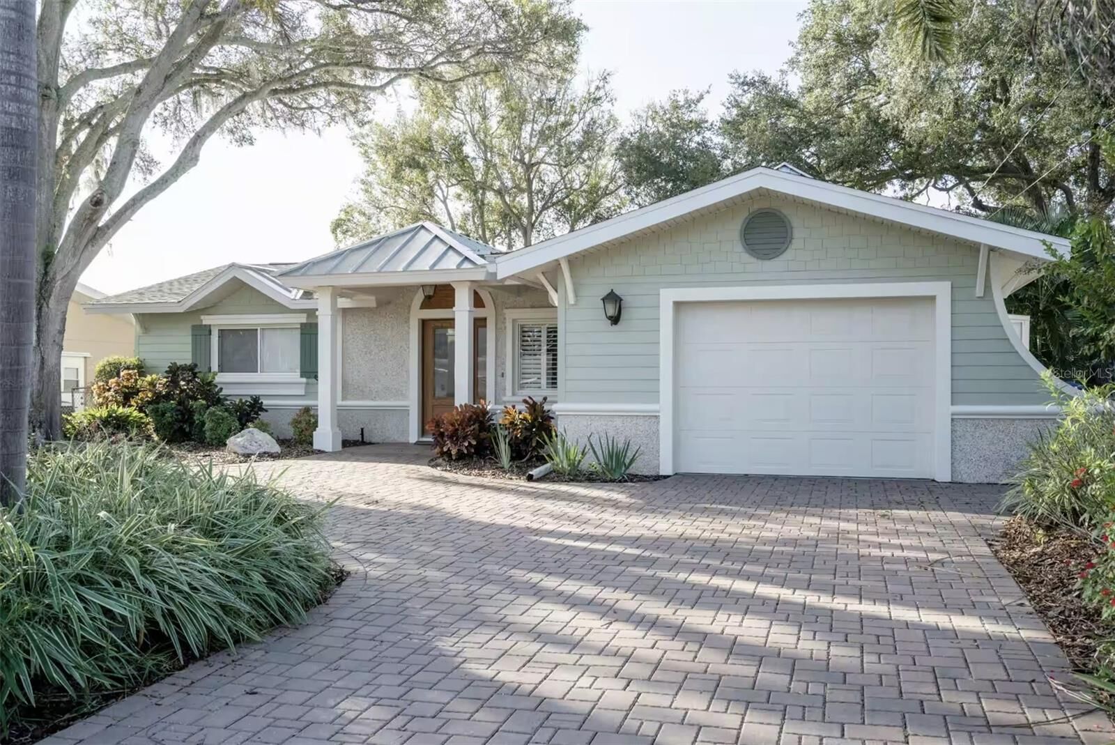 Property Photo: 378 Westwinds Drive FL 34683