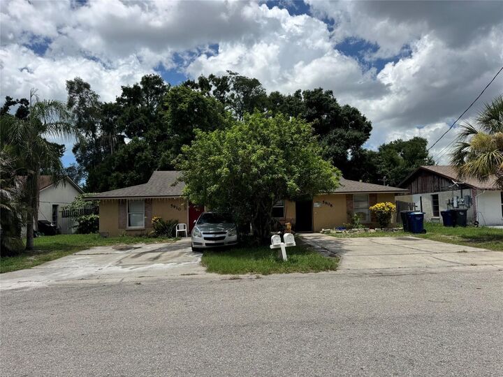 Property Photo: 5910 13th Street Court E FL 34203