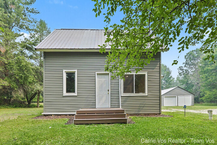 Property Photo:  3251 E 46 Road  MI 49601 