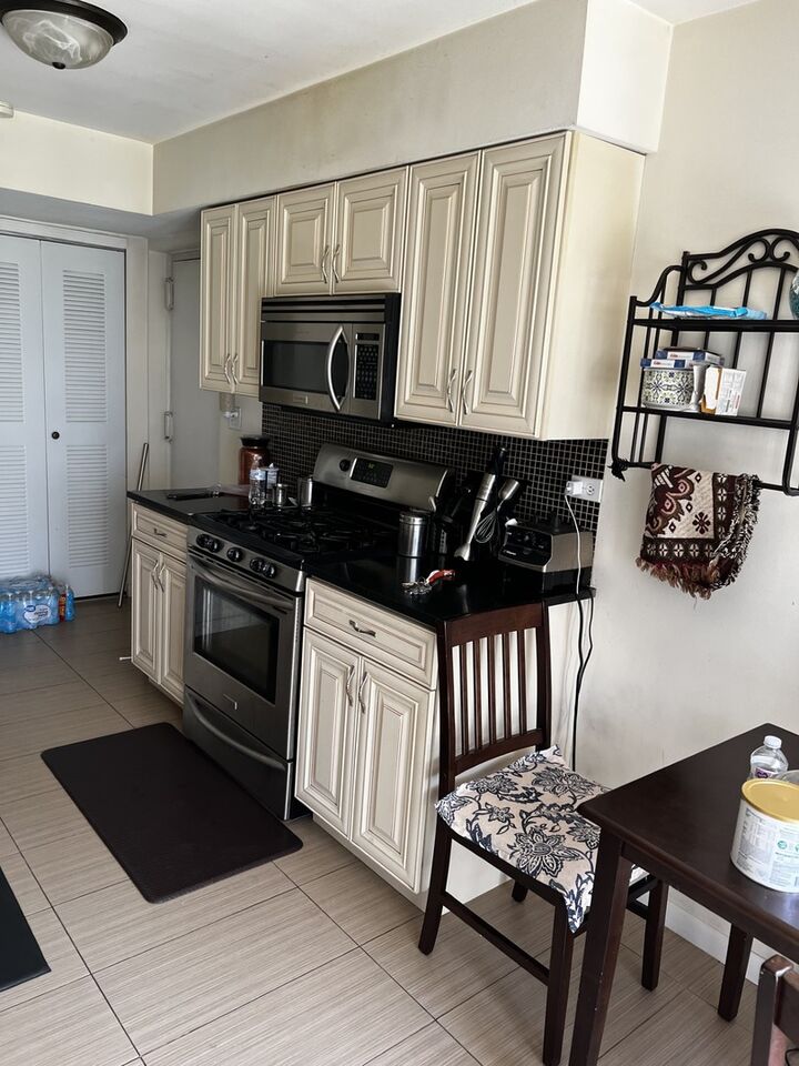 Property Photo:  1320 Alpine Court  IL 60090 