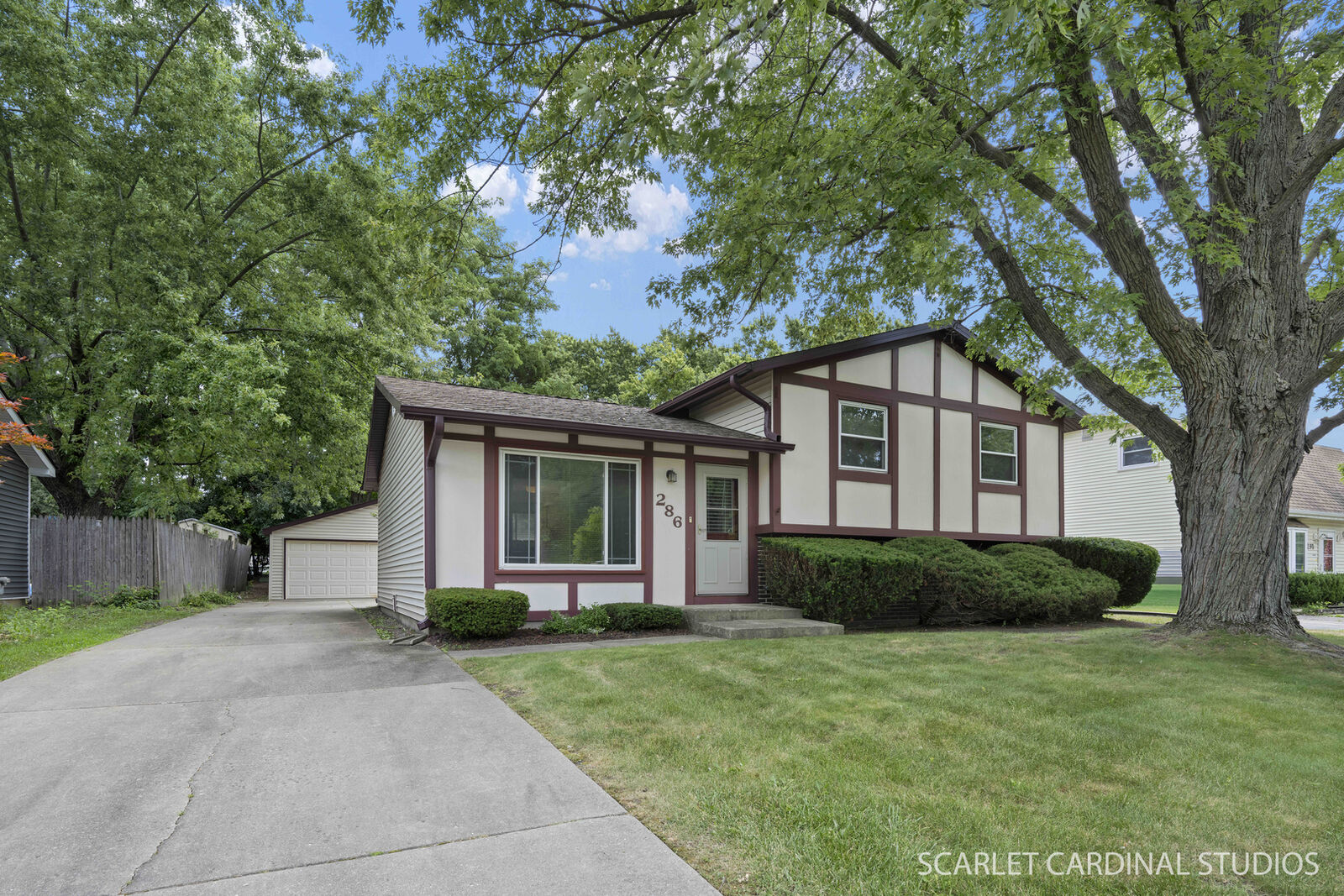 Property Photo: 286 Plainview Drive IL 60440