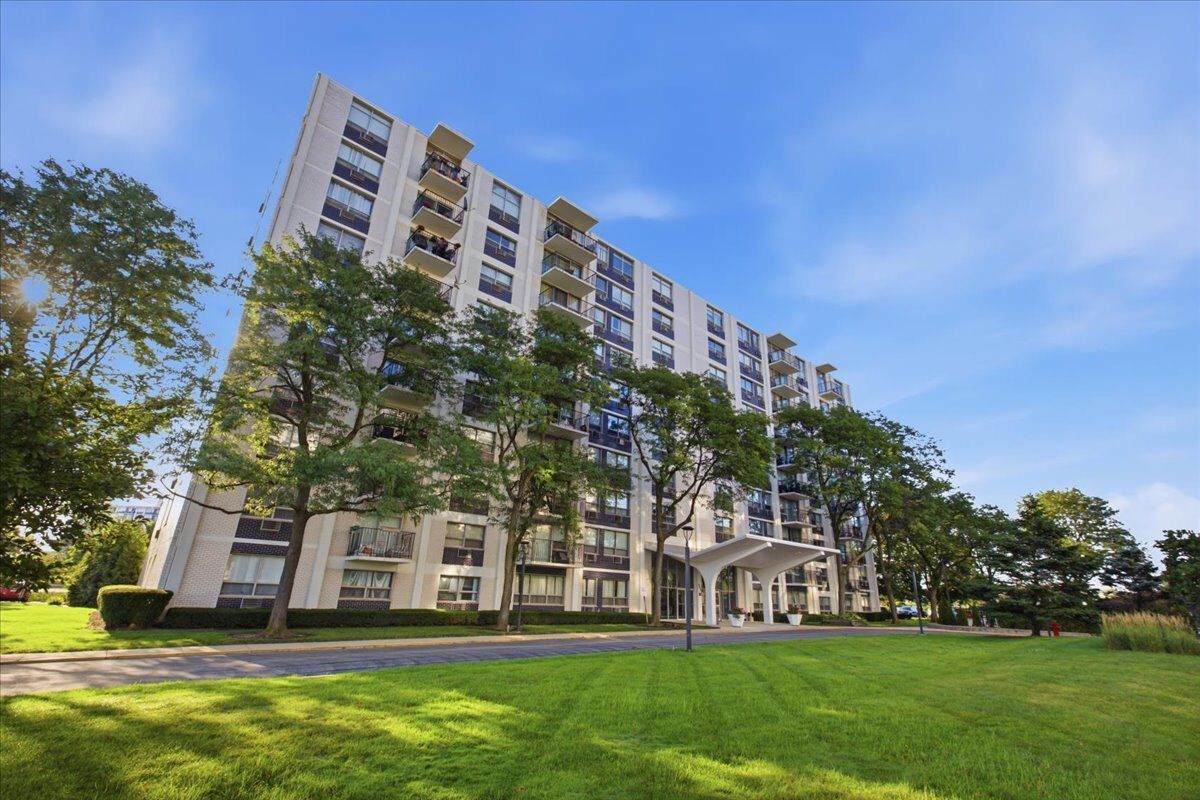 Property Photo: 9001 Golf Road 5B IL 60016