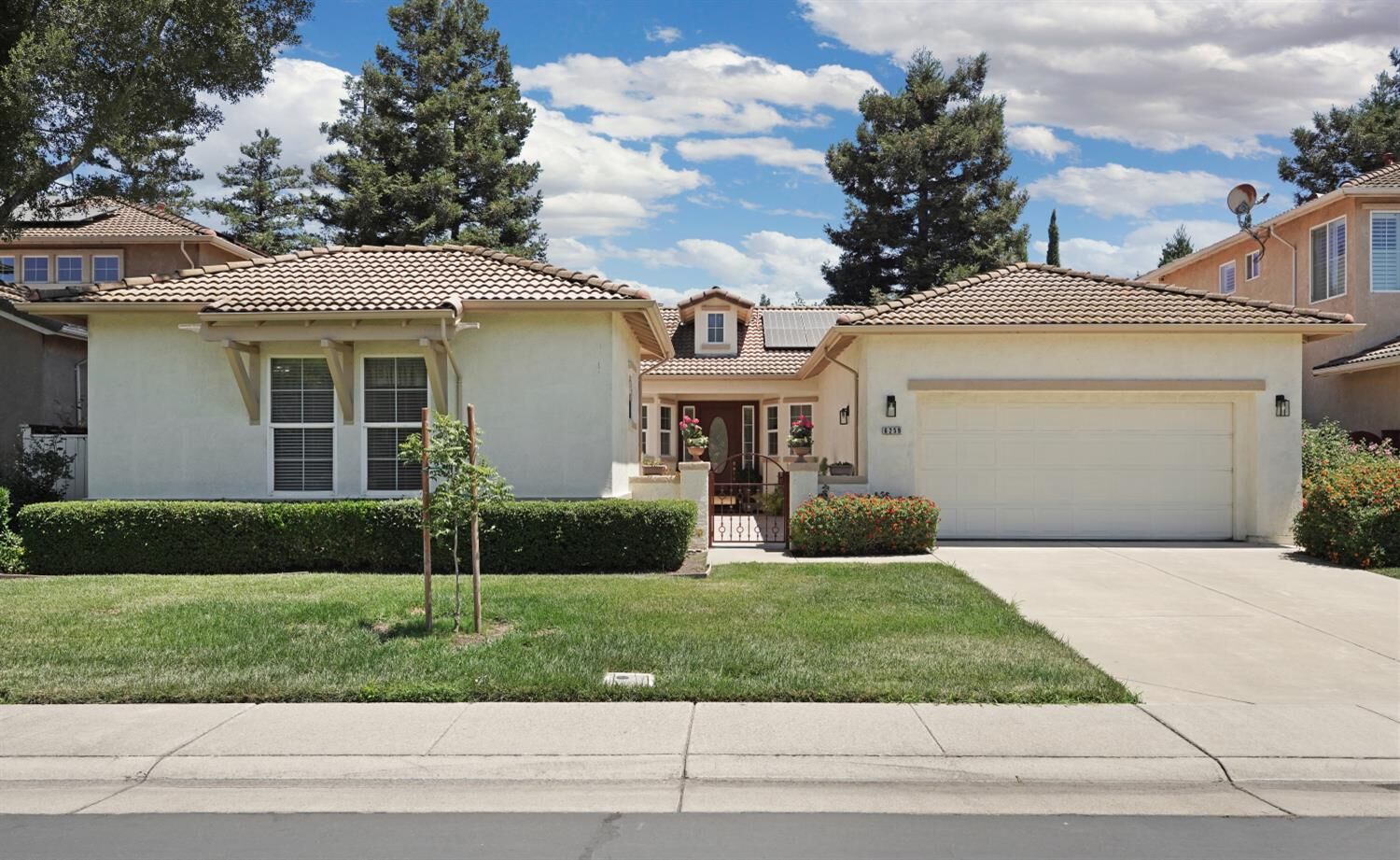 Property Photo: 6259 Riverbank Circle CA 95219