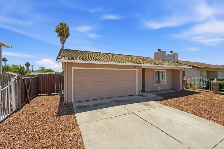 Property Photo:  832 W 8th Street  CA 95206 