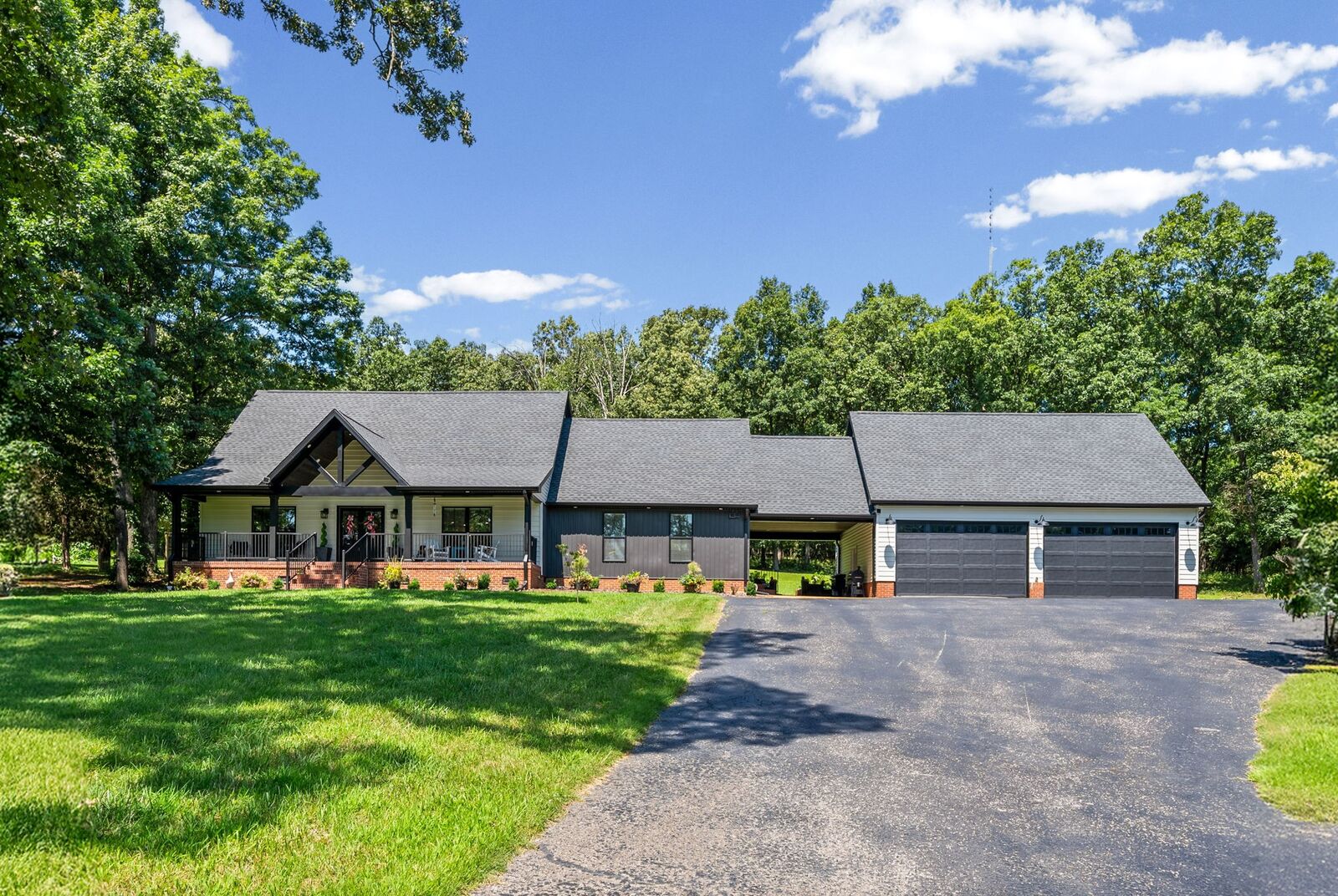 Property Photo:  3995 Witty Ln  KY 42240 