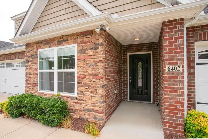 Property Photo:  395 Devon Chase Hl 6402  TN 37066 