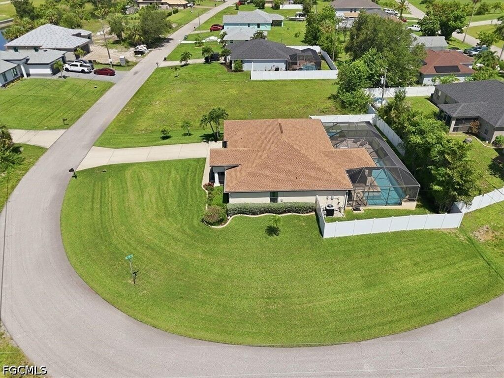 Property Photo:  2107 NE 19th Place  FL 33909 