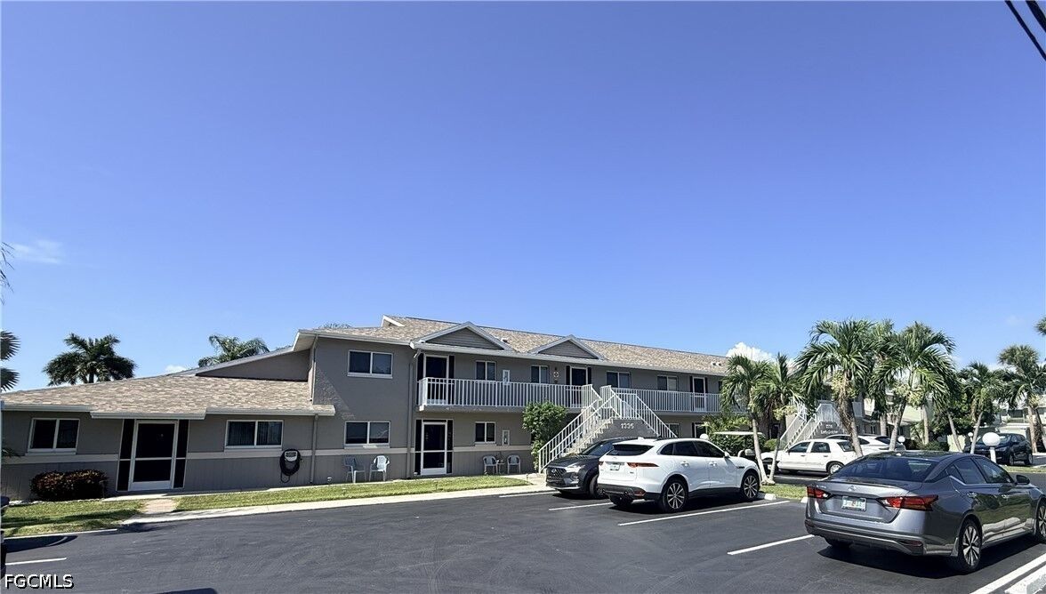 Property Photo:  1339 SE 46th Lane 8  FL 33904 