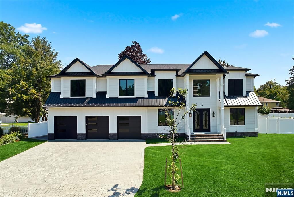 Property Photo:  295 Georgian Drive  NJ 07652 