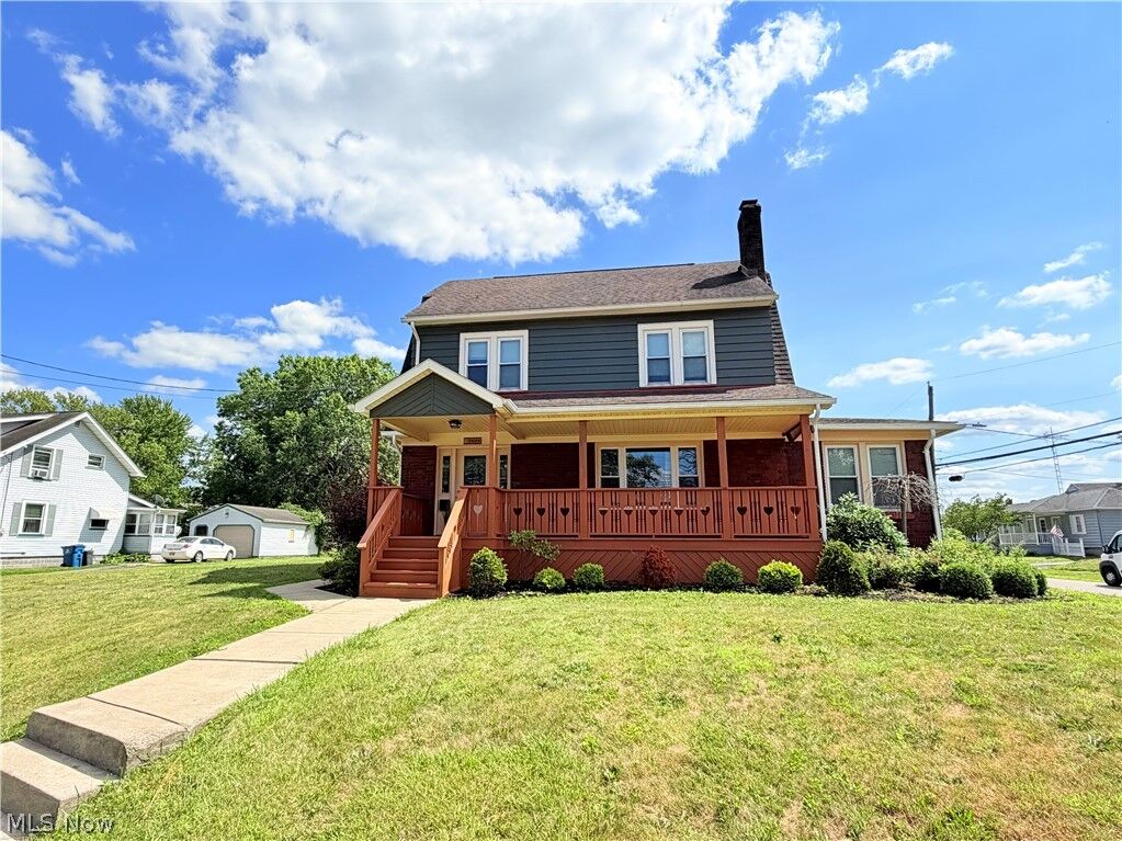 Property Photo:  963 Warren Avenue  OH 44446 