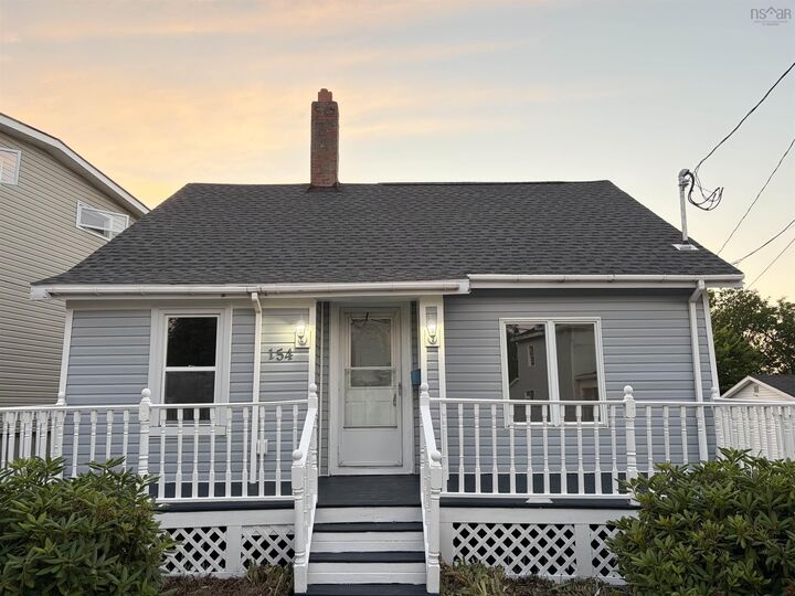 154 Cottage Street — photo 1