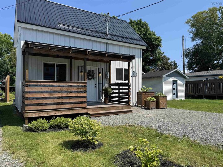 Property Photo: 15 Oxford Avenue NS B1V 2H8