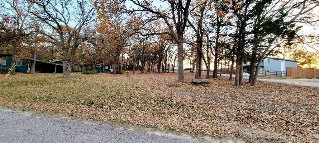 Property Photo:  1963 Hillcrest Circle  TX 76245 