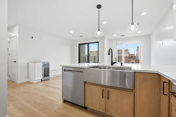 Property Photo:  457 W Broadway 203  MA 02127 