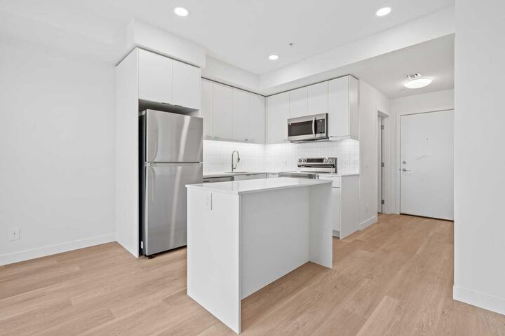 Property Photo:  8500 19 Avenue SE 4215  AB T2A 7V1 